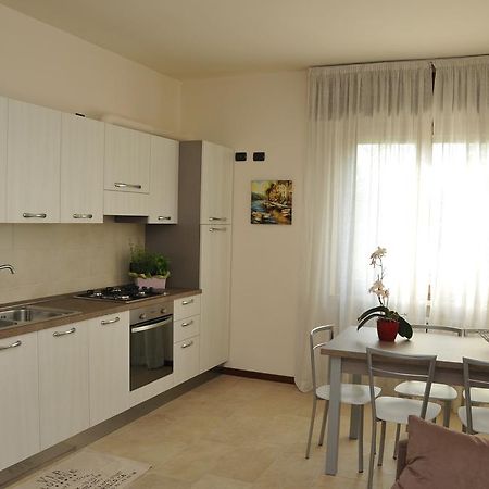 Appartamento Lago Peschiera del Garda Habitación foto